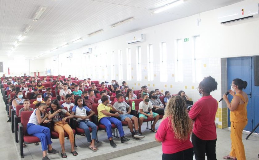 Maio Laranja: campanha promove roda de conversa com estudantes da rede municipal