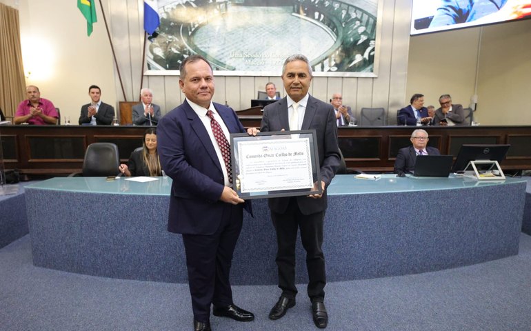 Assembleia homenageia Fernando Maciel com a comenda Omar Coelho de Mello
