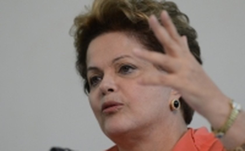 Dilma defende parceria entre governos e distribuição republicana de recursos