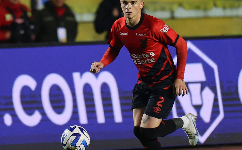 Em La Paz, Athletico-PR perde por 3 a 1 do Bolívar e se complica na Libertadores