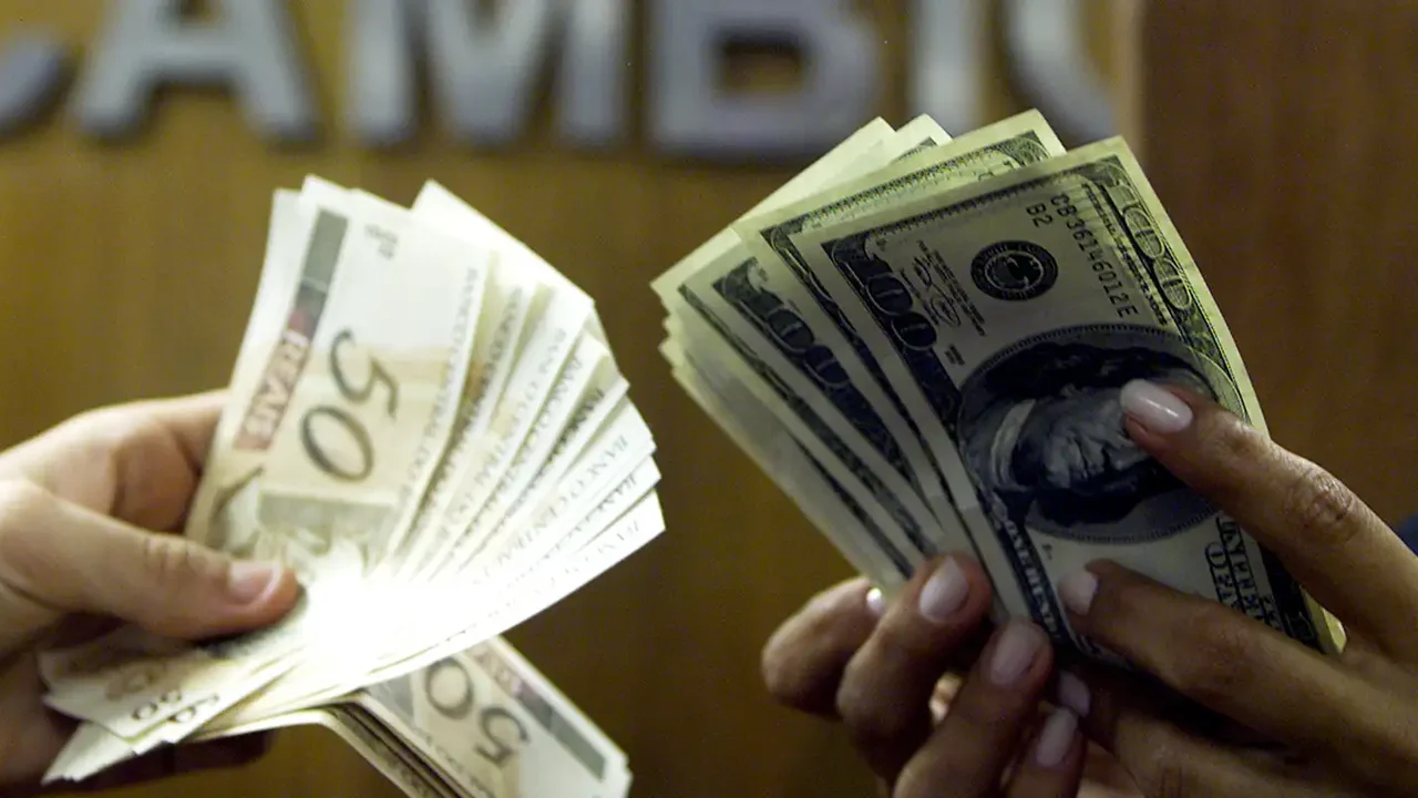 Dólar encerra acima de R$ 6,00 pela primeira vez na história