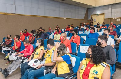 SMTT capacita entregadores com o projeto ‘Anjos do Capacete’ em parceria com Ifood