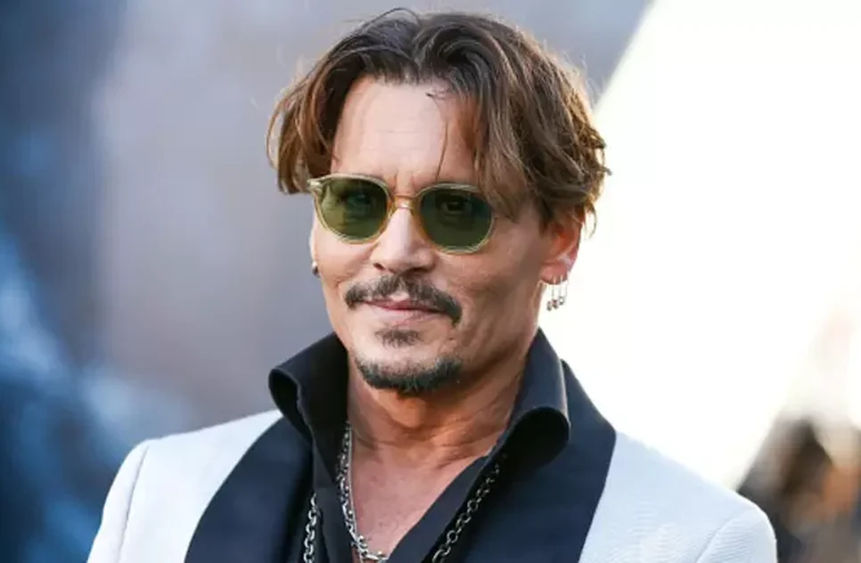 974350237-johnny-depp-e-encontrado-inconsciente-em-hotel