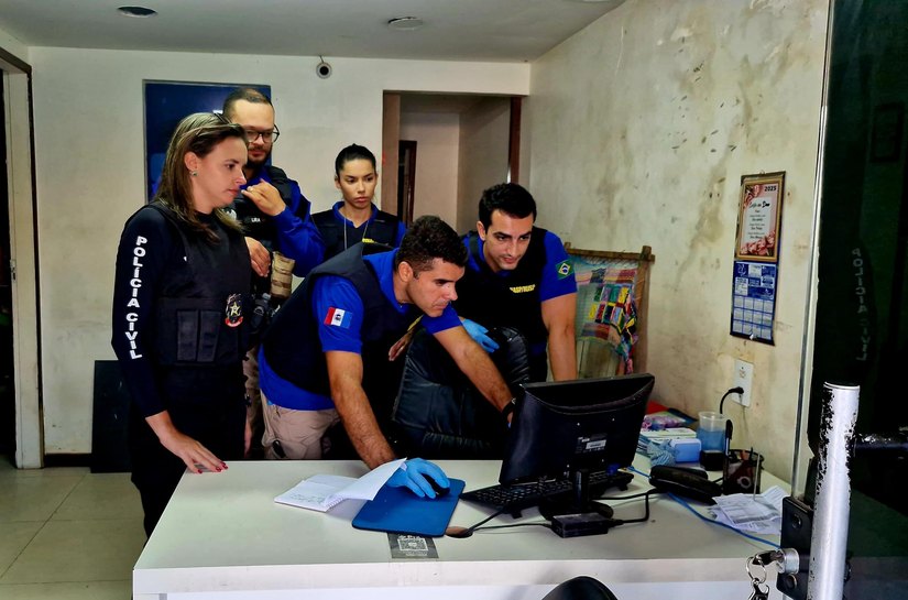 Operação Upload: Polícia Científica irá periciar material apreendido