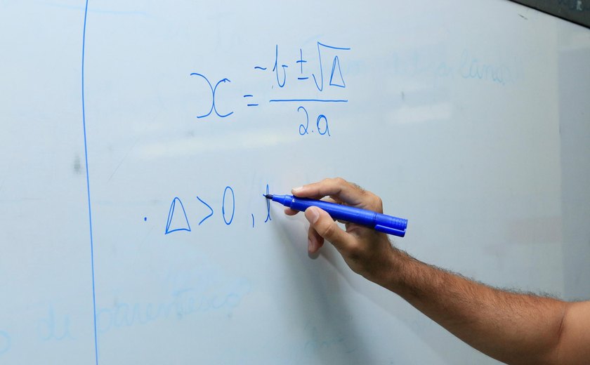  Governador Paulo Dantas anuncia pagamento de janeiro dos servidores contratados  da Educação 