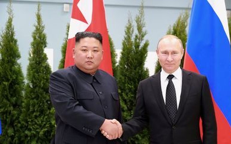 Putin deve receber Kim Jong-un na Rússia para discutir fornecimento de armas, dizem autoridades americanas
