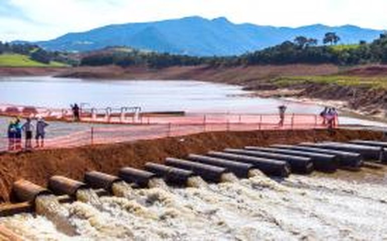 Mesmo com chuva, nível do Cantareira volta a cair