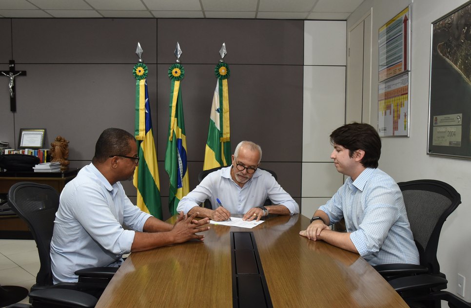 EDVALDO EXONERA BITTENCOURT / Foto:  Ana Lícia Menezes PMA