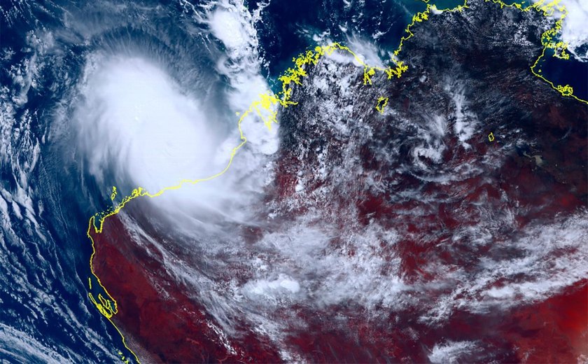 Ciclone Ilsa atinge Austrália com ventos de 218 km e quebra recordes