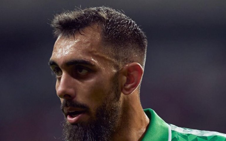 Atacante espanhol anuncia que não jogará mais pela seleção após discurso de presidente da federação