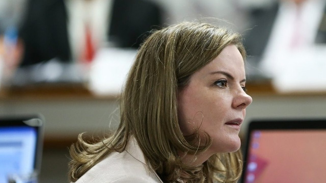Gleisi confirma interesse do PT por ministérios-chave e fala em Fazenda, Casa Civil e outros