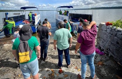 Funcionamento dos Ecoboats é apresentado a alunos de pós-graduação