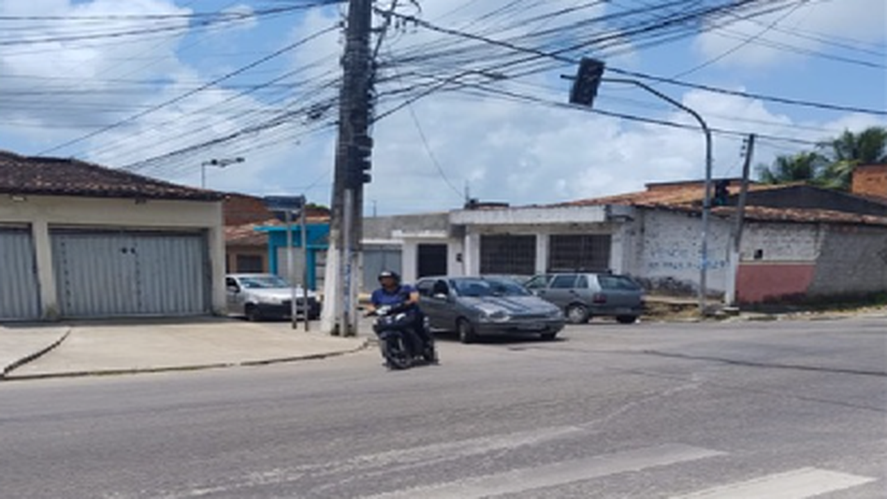 Faixas de pedestres: vereador Aldo Loureiro solicita manutenção ao prefeito JHC e ao diretor do DMTT