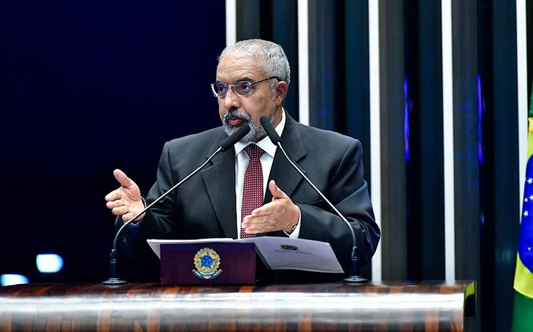 Paim destaca importância do programa Mais Médicos