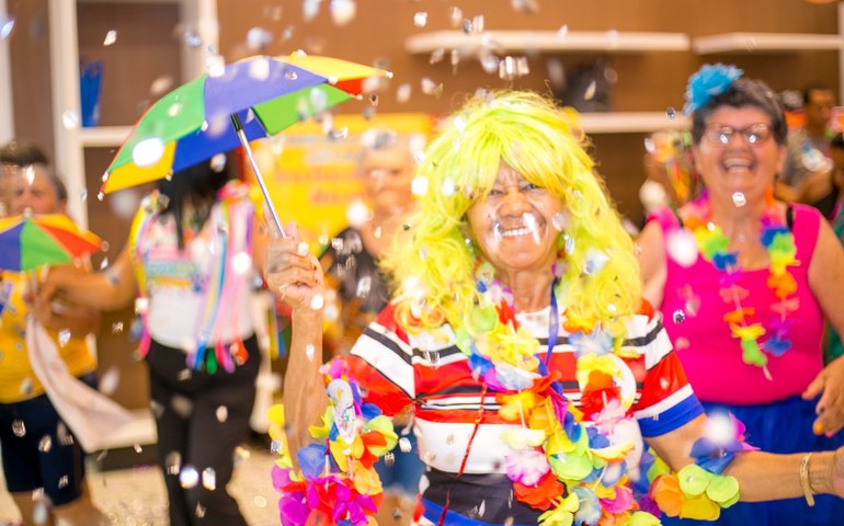 Alegria 100 Fim: Com a temática centenária, Prefeitura realiza esquente de carnaval com os usuários dos CRAS do município