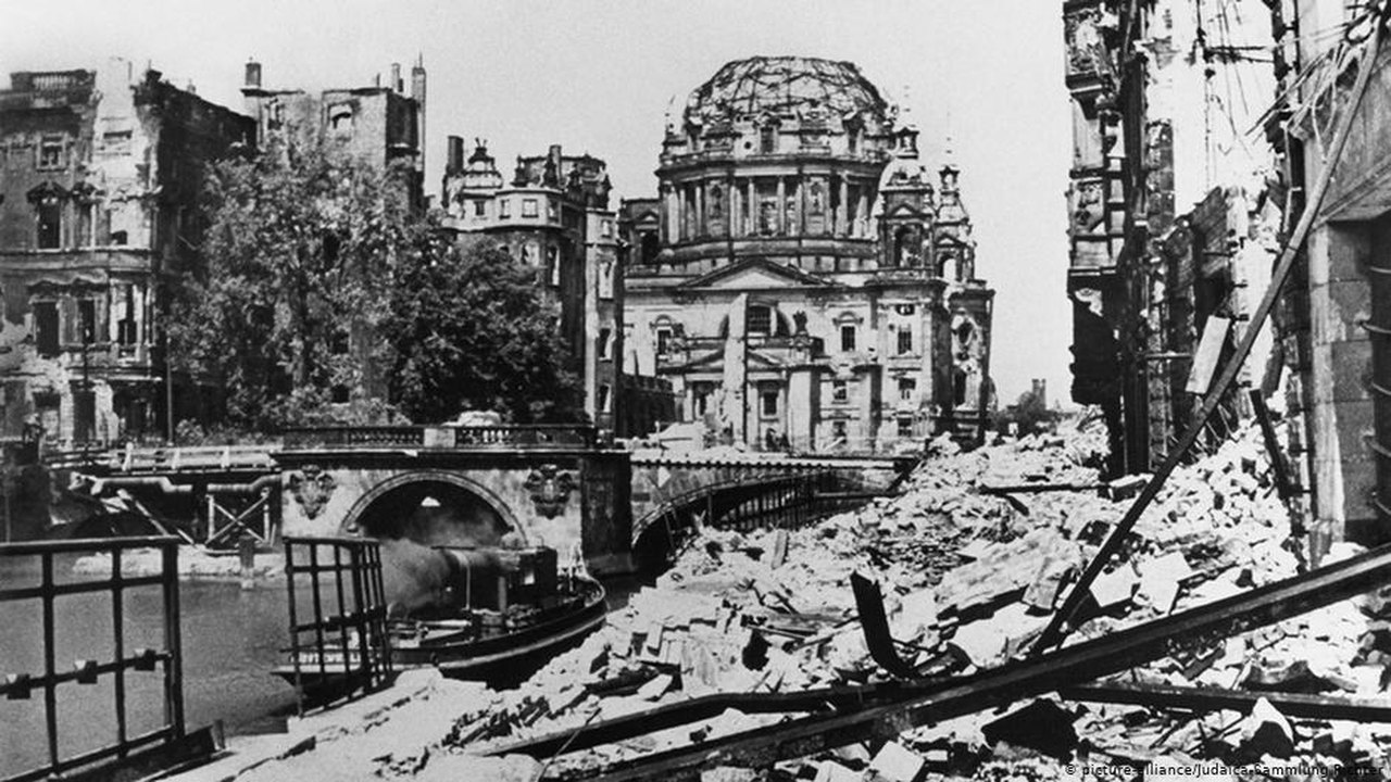 Sem aglomerações e pelo ar, Reino Unido comemora vitória na 2ª Guerra
