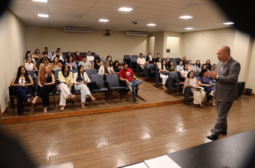 Alunos de Direito do Cesmac conhecem atuação e estrutura do Ministério Público de Alagoas