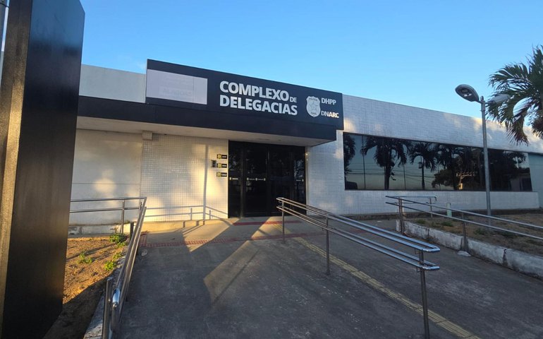 Polícia Civil apura morte de empresário encontrado em carro na praia da Sereia