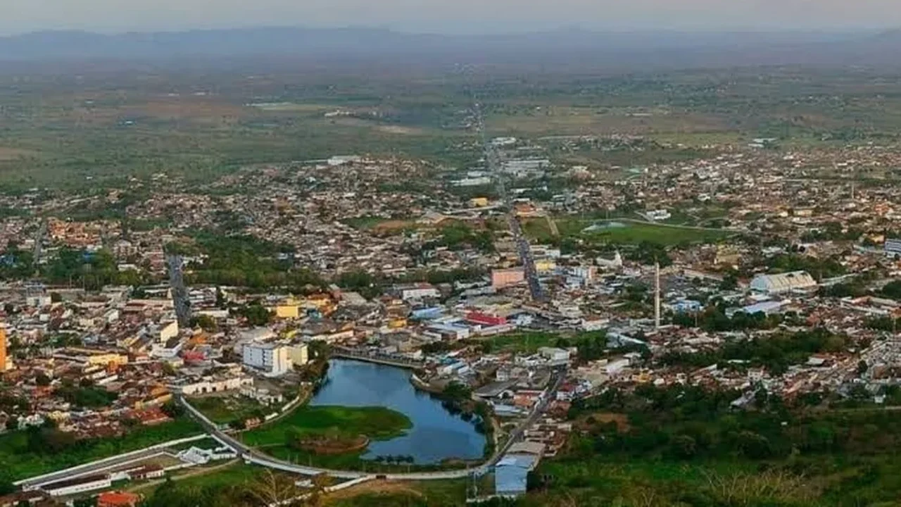 Falta de energia em Palmeira dos Índios gera revolta: “Pisca-pisca de Natal”, dizem moradores