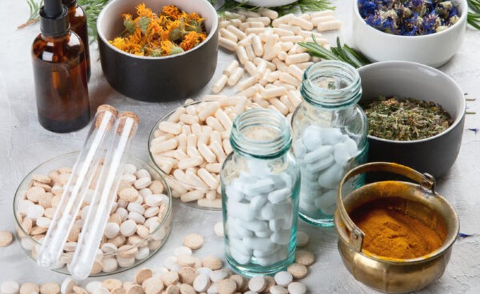 Cartilha e folder  explicam diferença entre plantas medicinais e o uso seguro de fitoterápicos