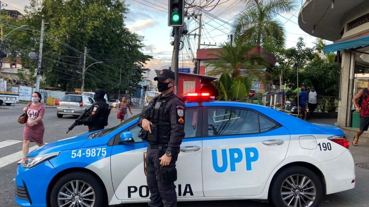 Polícia afasta envolvidos em morte de menino na Cidade de Deus