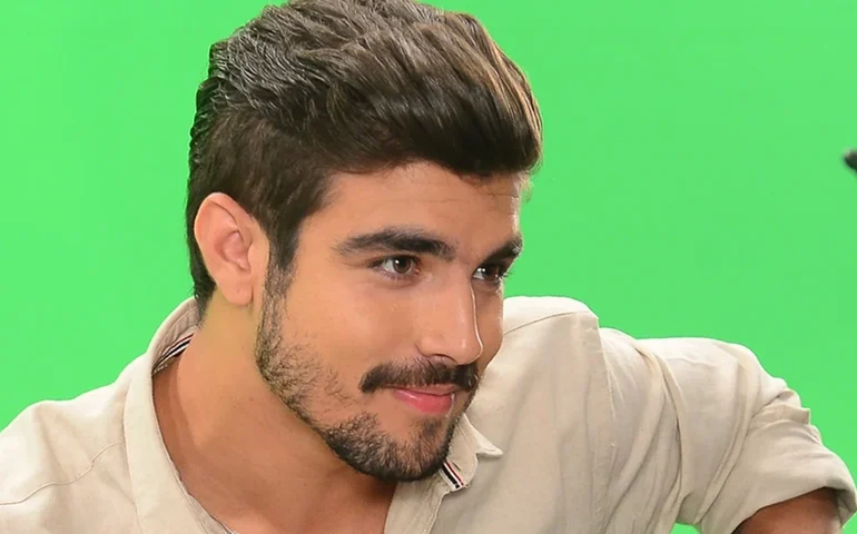 Caio Castro brinca com polêmica sobre pagar conta e promete mil açaís de graça em rede em que é sócio