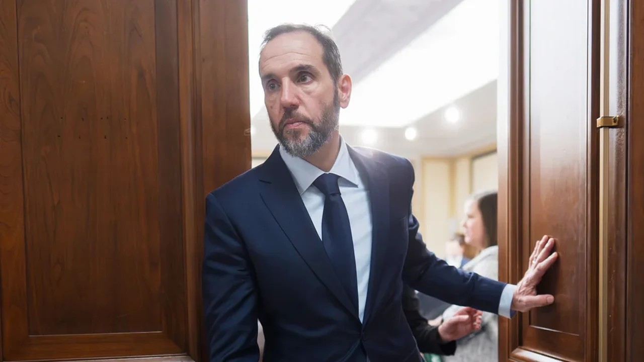Jack Smith deverá depor em uma audiência pública sobre suas investigações a respeito de Trump