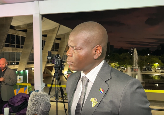 Chanceler da África do Sul nega genocídio 'branco' no país em resposta a Trump durante cúpula do BRICS