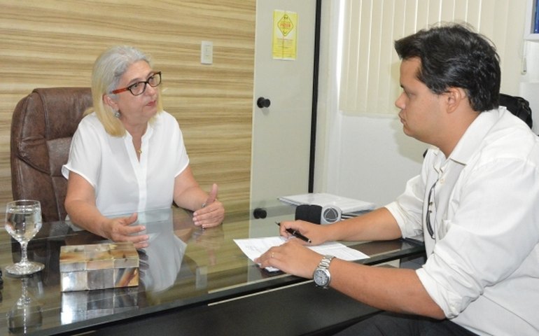 Secretária de Estado da Saúde explica mudança nos ambulatórios 24 horas