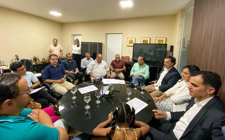 Saúde recebe familiares de crianças submetidas a traqueostomia e apresenta ações que serão realizadas pelo Estado