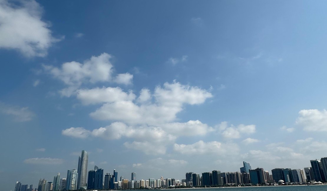 Abu Dhabi: a majestosa capital dos Emirados Árabes Unidos.