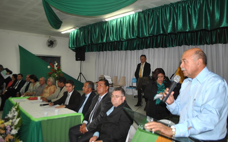 Arapiraca: José Lopes participa de entrega de título honorário a professora