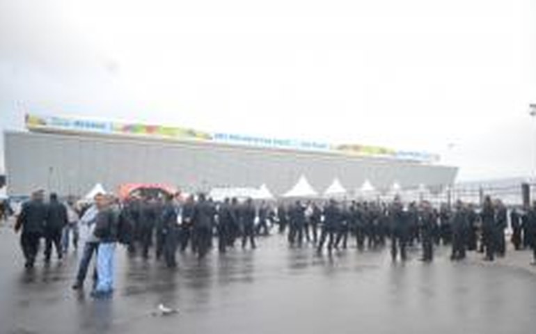 Tropa de Choque entra em confronto com manifestantes em São Paulo