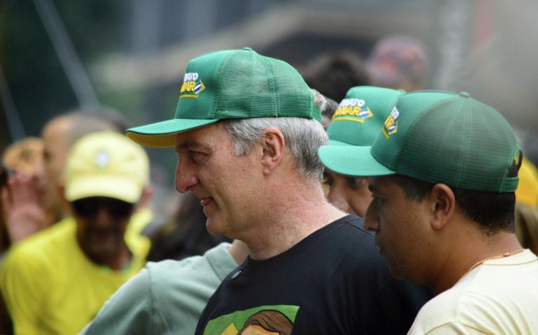 Com participação de irmão de Bolsonaro, manifestantes fazem ato em SP em alusão à caminhada em Brasília