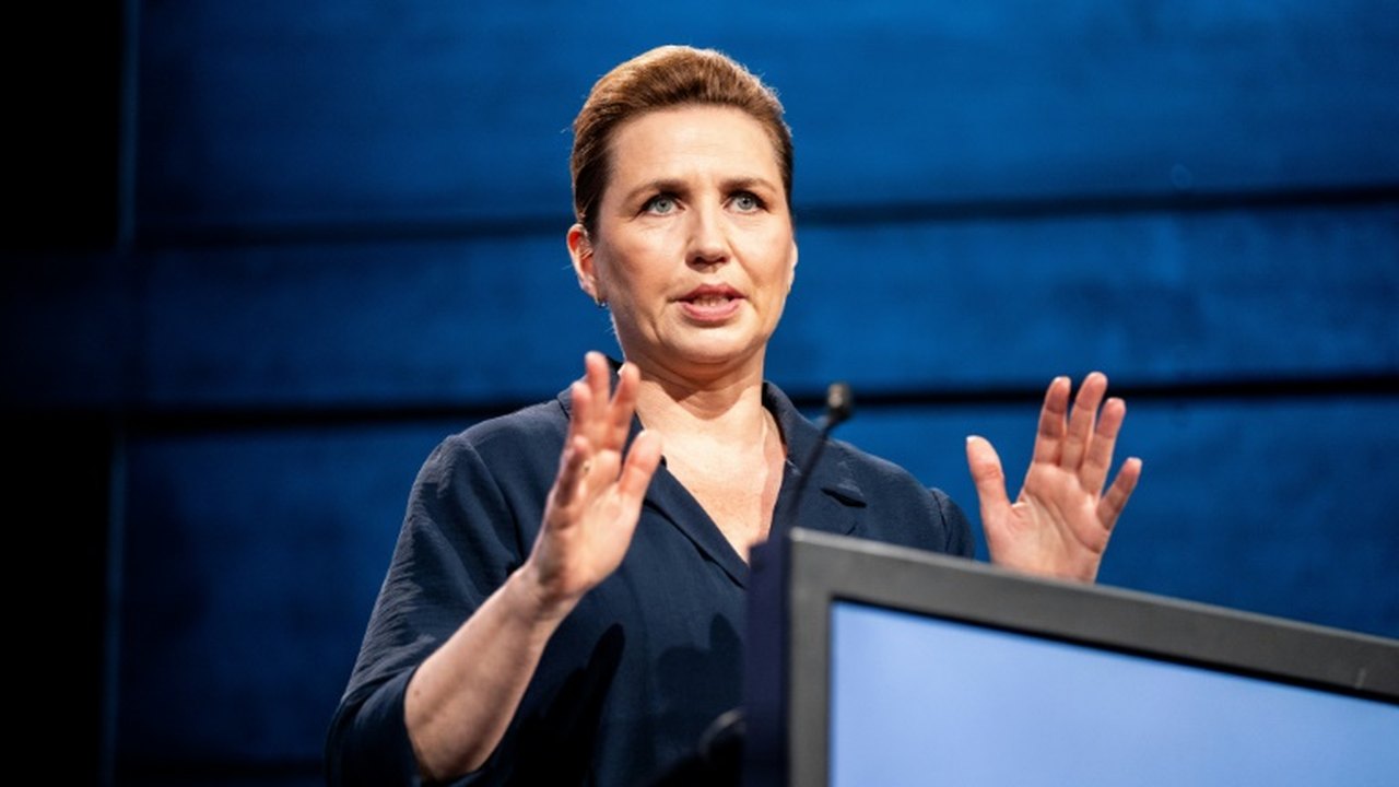 Primeira-ministra da Dinamarca é agredida em Copenhague