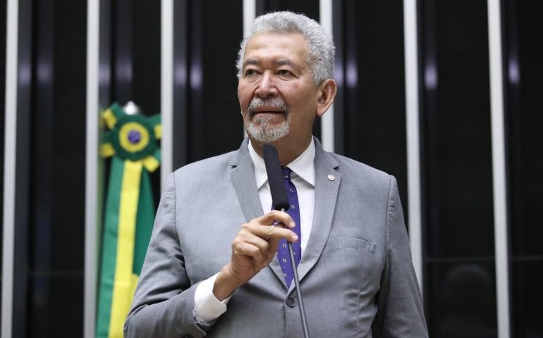 TRE-AL permite que deputado participe de processo que pode mudar cadeiras na Câmara Federal