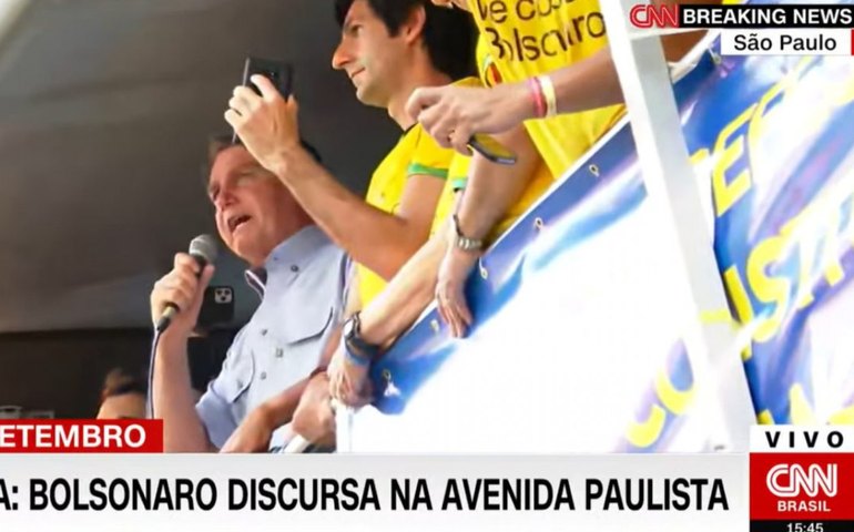 &#8216;Quero dizer aos canalhas que eu nunca serei preso&#8217;, diz Bolsonaro em ato