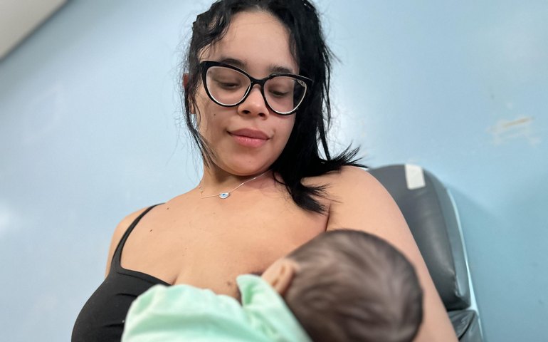 Pediatra do HGE esclarece quando os bebês devem tomar água