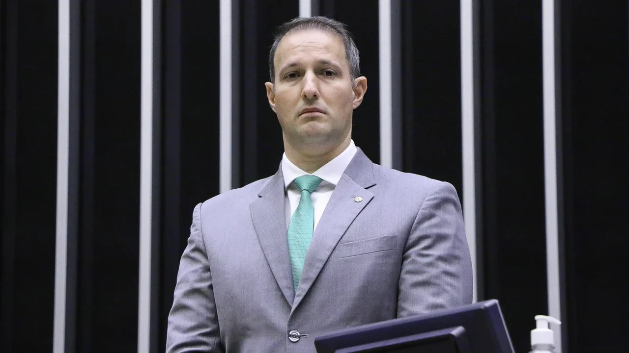 PF manifesta preocupação com relatório de Derrite sobre PL Antifacção após reunião com presidente da Câmara