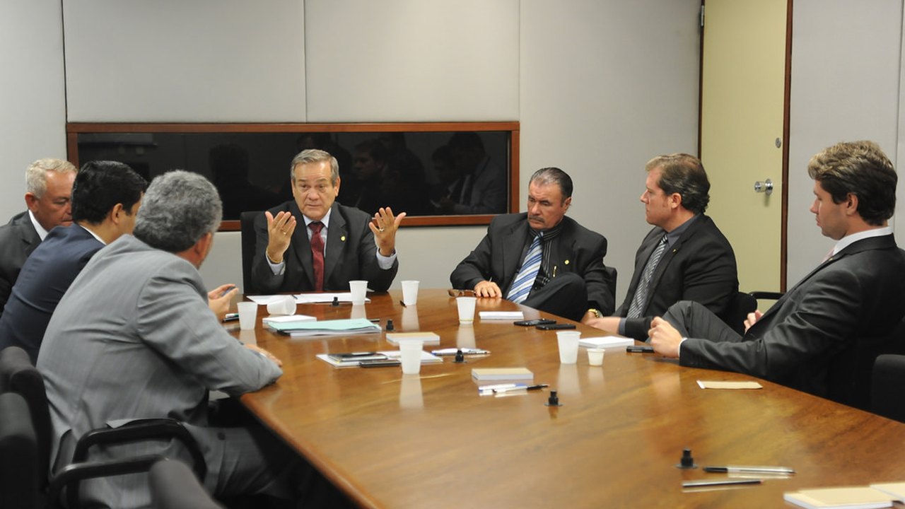 Saúde de Alagoas é tema de reunião da bancada federal