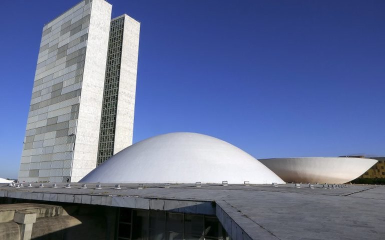 Veja quais os senadores votaram a favor e contra o aumento do número de deputados federais