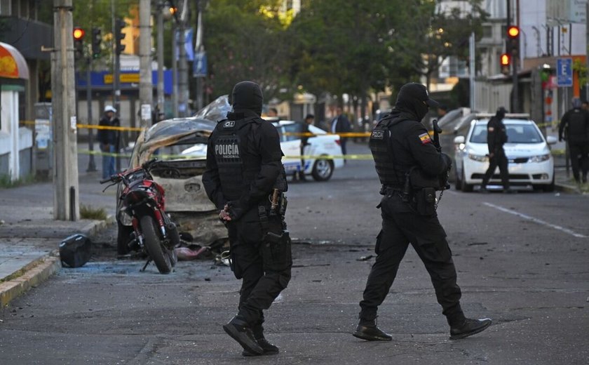 Megarrebelião no Equador: agentes são mantidos reféns, e prisões após ataques com carros-bomba elevam tensão no país