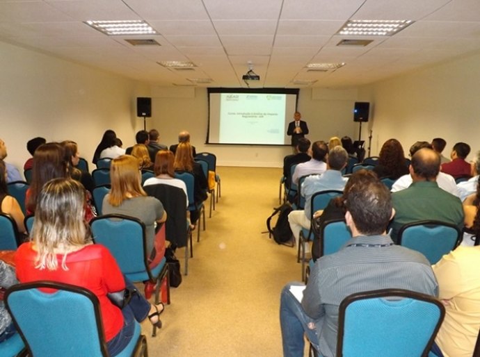 Curso reúne representantes de agências reguladoras do País em Maceió