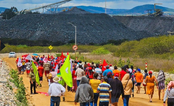 Ocupações de protesto contra a mineradora, como a registrada em março, estão proibidas pela Justiça Ocupações de protesto contra a mineradora, como a registrada em março, estão proibidas pela Justiça