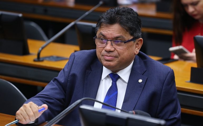 Relator apresenta parecer pelo arquivamento de processo disciplinar contra Márcio Jerry