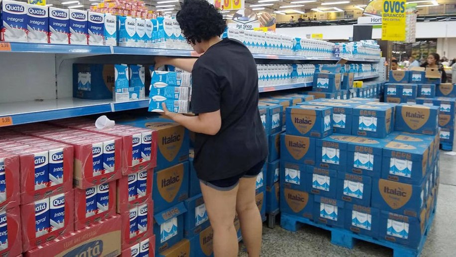 Prévia da inflação de abril fica em 0,89%, puxada por alimentos e bebidas