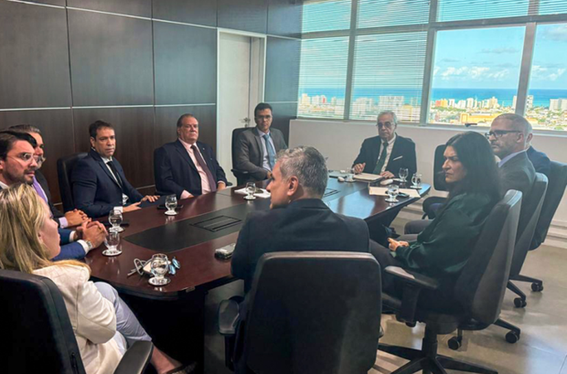Presidente do TRE/AL reúne desembargadores eleitorais para tratar dos julgamentos das Eleições 2026