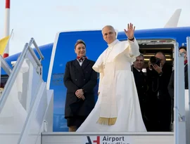 Papa chega à Turquia e inicia 1ª viagem internacional