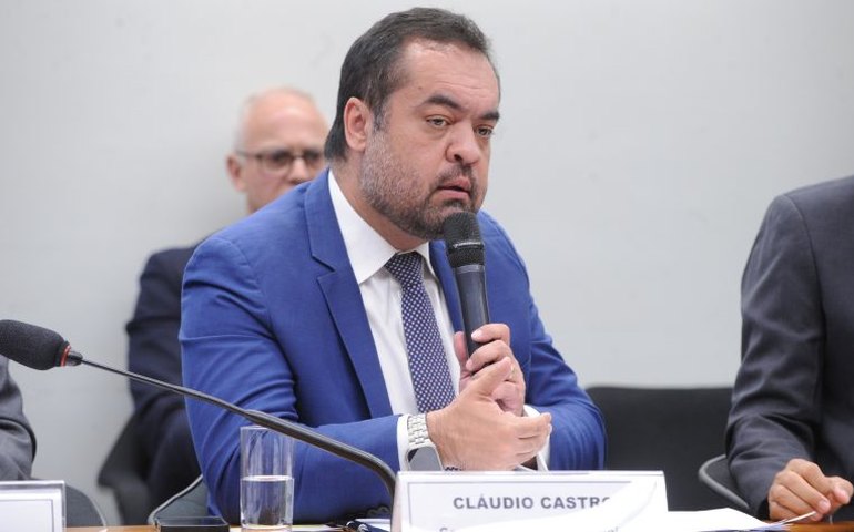 Polícias retiram mais de 2 mil toneladas de barricadas em operação no Rio, afirma governador