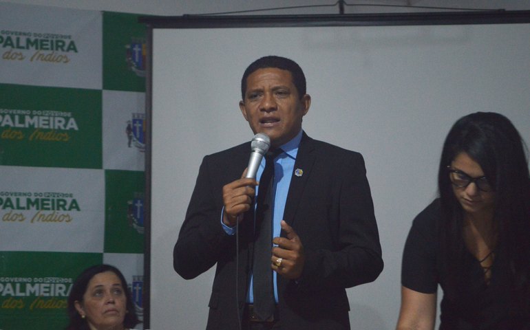 Prefeito Júlio Cezar quer instituir lei que viabiliza transparência das ações do município